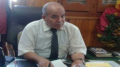 إحالة 22 عاملا 