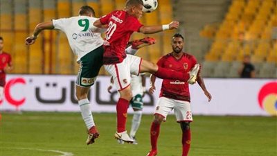 الأهلي يتقدم على المصري في الشوط الأول برأسية كوليبالي