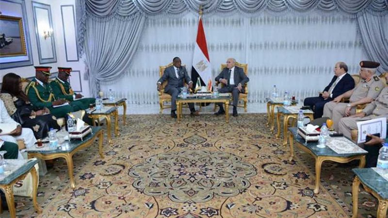 العصار يبحث مع وزير