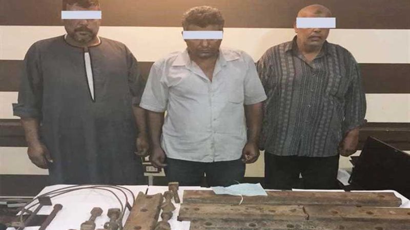 حاميها حراميها..