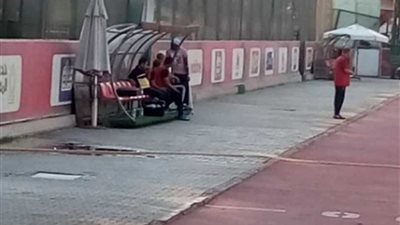 أجايي يتابع مران الأهلي بـ