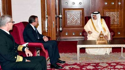 ملك البحرين يبحث مع مسؤولين أمريكيين تعزيز العلاقات الثنائية