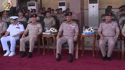 الفريق أول محمد زكي يشهد الاحتفال بتخريج دفعات جديدة من المعاهد الصحية.. 