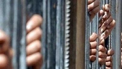 ضبط لصوص الأسلاك والكشافات الكهربائية بكوم حمادة