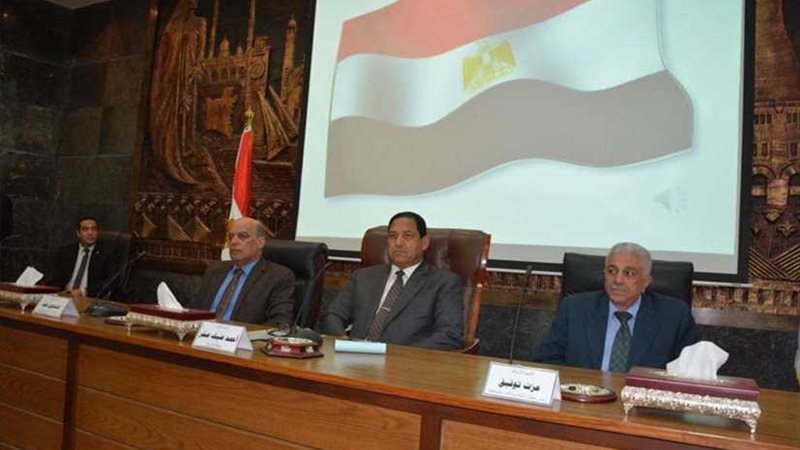 محافظ الغربية يكرم