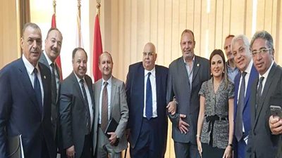 وزراء الاستثمار والمالية والصناعة يتفقون على إزالة أي عوائق تواجه المستثمرين