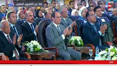 السيسي يفتتح 25 بئرًا جوفية بالطاقة الشمسية في الوادي الجديد (فيديو)