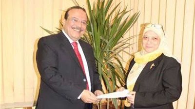 الدكتورة منال الإبياري وكيل كلية طب الأسنان للدراسات العليا بطنطا