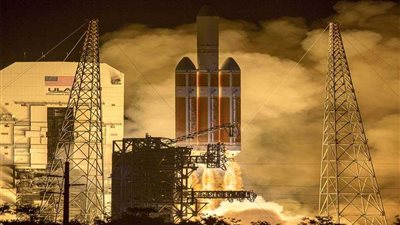 أول رحلة في التاريخ إلى 