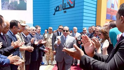بالصور..الرئيس السيسى خلال افتتاح قناطر أسيوط الجديدة