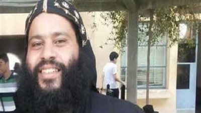 الراهب المشلوح يقوم بتمثيل جريمة قتل الأنبا إبيفانيوس في دير الأنبار مقار