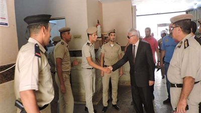 مدير أمن البحيرة يفاجئ مركزي شرطة الدلنجات وكوم حمادة ويشدد على حسن معاملة المواطنين