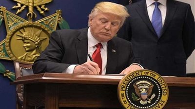 ترامب يوقع على قانون موازنة الدفاع وتبلغ قيمتها 716 مليار دولار