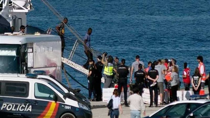 سفينة تبحث عن ميناء