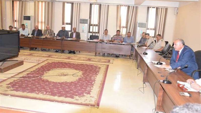 135 ساحة و270 خطيبا