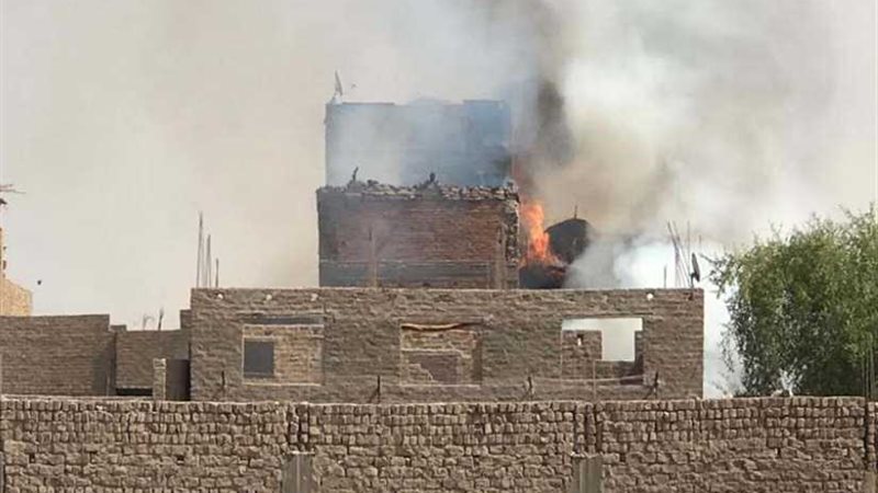 حريق يلتهم ٣ منازل