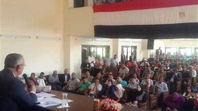 محافظ المنيا يحاور شباب ديرمواس ضمن 