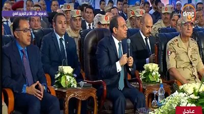 السيسي عن تطوير شركات قطاع الأعمال: دي قضية لازم نحلها