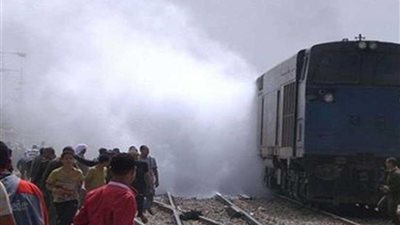 السيطرة على حريق فى جرار قطار ركاب بسوهاج واستئناف الحركة