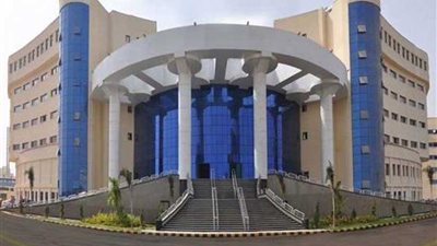 إنشاء مساحات خضراء وصيانة للفتات الكليات بجامعة