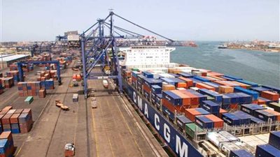 تداول 28 سفينة حاويات وبضائع عامة بموانئ بورسعيد