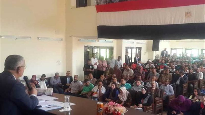 محافظ المنيا يحاور