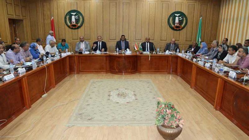 وفد الوزراء يناقش