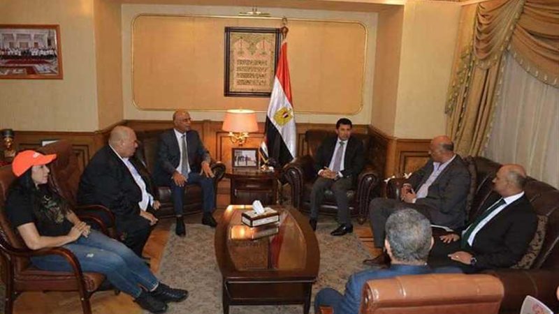 وزير الرياضة يلتقى