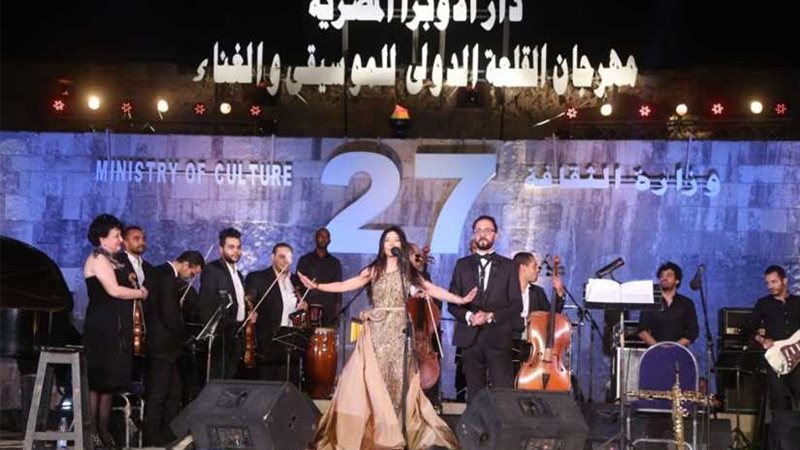 إيهاب توفيق ونيفين