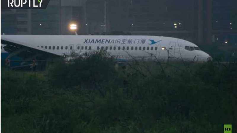 لحظة انزلاق طائرة