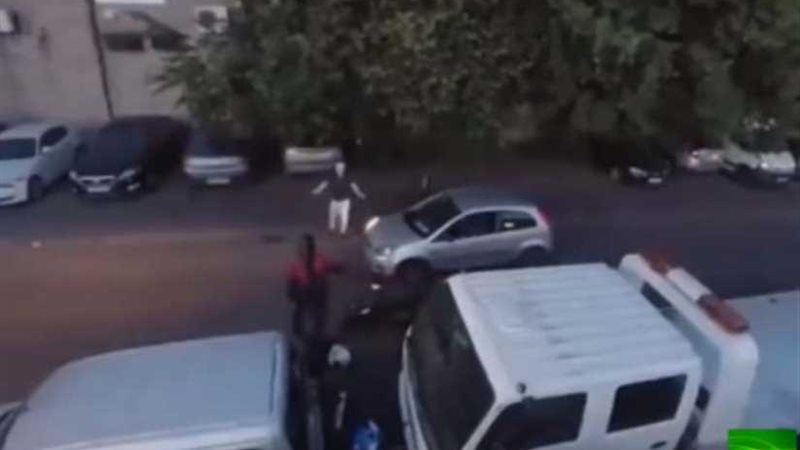 بريطاني يلقن لصين