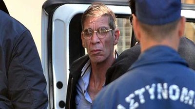 النيابة تباشر التحقيقات مع مختطف الطائرة المصرية