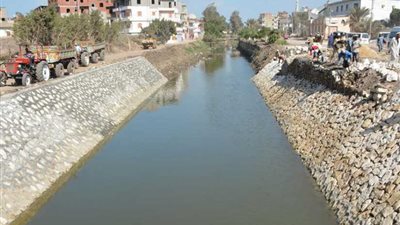 محافظ الدقهلية يتفقد تبطين ترعة شلبي بدكرنس