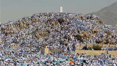 حجاج قطريون يؤدون مناسكهم بعيدًا عن الأضواء لتجنب غضب 