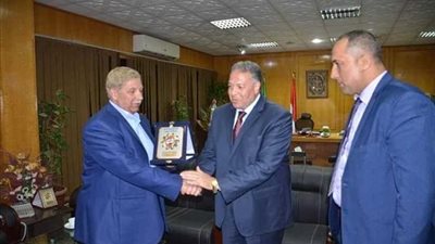 محافظ الإسماعيلية يستقبل مدير تأمين قناة السويس