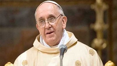 البابا فرنسيس يتعهد بعدم التستر على أزمة الانتهاكات الجنسية