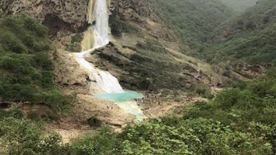 صلالة العمانية تستقبل عيد الأضحى بآلاف الزائرين من دول الخليج.. (صور)