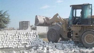 رئيس مركز بني مزار يؤكد توجهات مشددة لإزالة التعديات