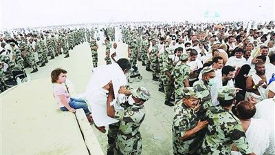 موظف سعودي لكل 8 من الحجيج