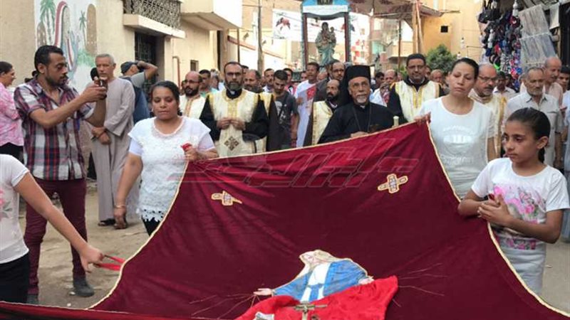 بـالخيل والزغاريد