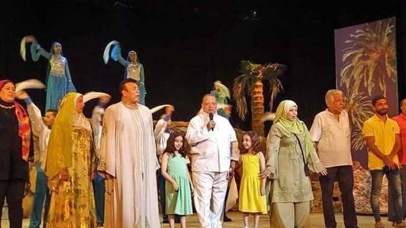 عروض مسرحية وفقرات