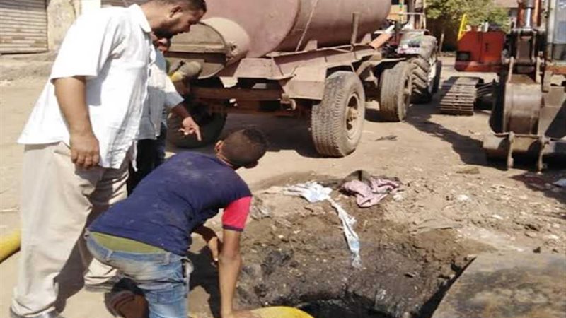 إصلاح عطل بخط الصرف