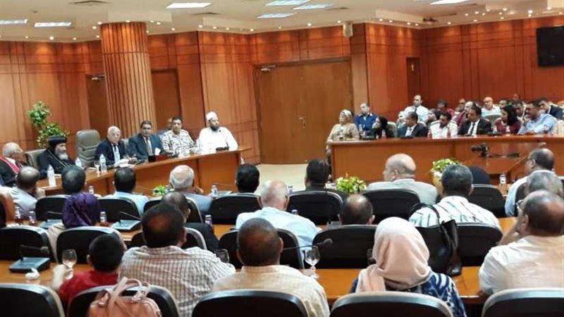 محافظ بورسعيد يستقبل