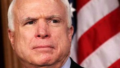 السيناتور الأمريكي ماكين يوقف علاجه من سرطان المخ
