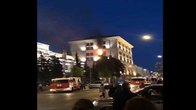 شاهد.. اندلاع حريق في مبنى البنك المركزي الروسي بموسكو