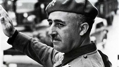 الحكومة الإسبانية توافق على نقل رفات الديكتاتور السابق فرانسيسكو فرانكو من قبره