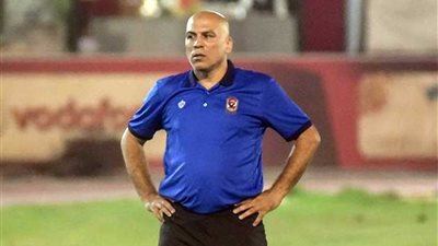 مدرب الأهلي يغادر معسكر الإسكندرية