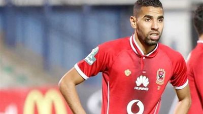 الأهلي يستعيد مؤمن زكريا مؤقتا من التجميد
