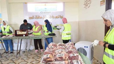 230 أسرة تستفيد من أضاحي 