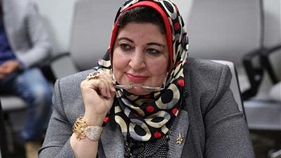 شادية ثابت تطالب وزيرة الصحة بتطبيق بصمة القدم بشهادات الميلاد